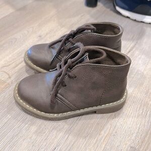 Kids shoes size 8
